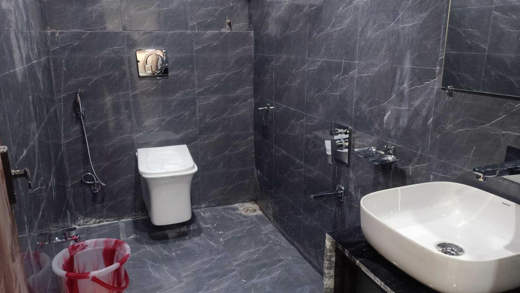 Super Townhouse Bank More Dhanbad Formerly Rise And Dine Экстерьер фото